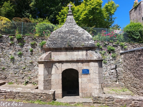 Fontaine oracle en Bretagne